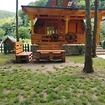 Vikendica Raj * بيهاتش